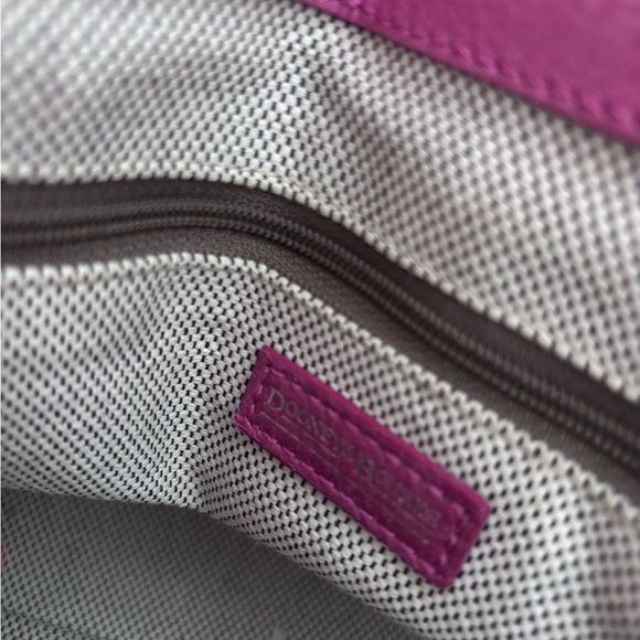 Dooney & Bourke Green Leather Shoulder Bag with Heart Buckle - Picture 10 of 12